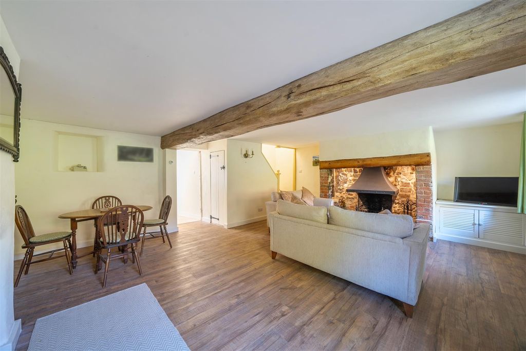 Property photo 3 of 14 Sitting Room