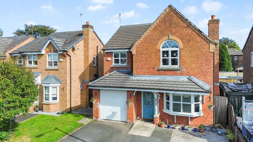 Property photo 1 of 32