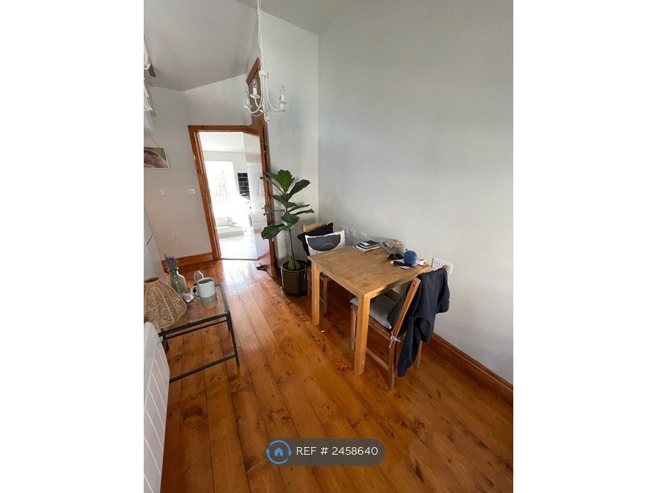 Property photo 3 of 32 Dining Table