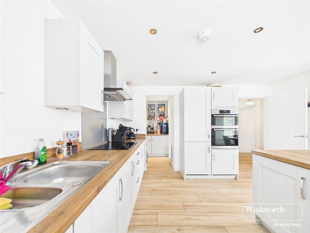 Property photo 3 of 18 Picture No. 06