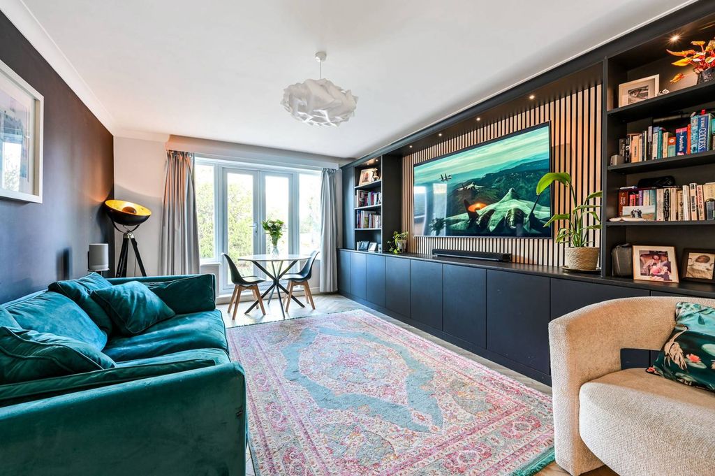 Property photo 3 of 16