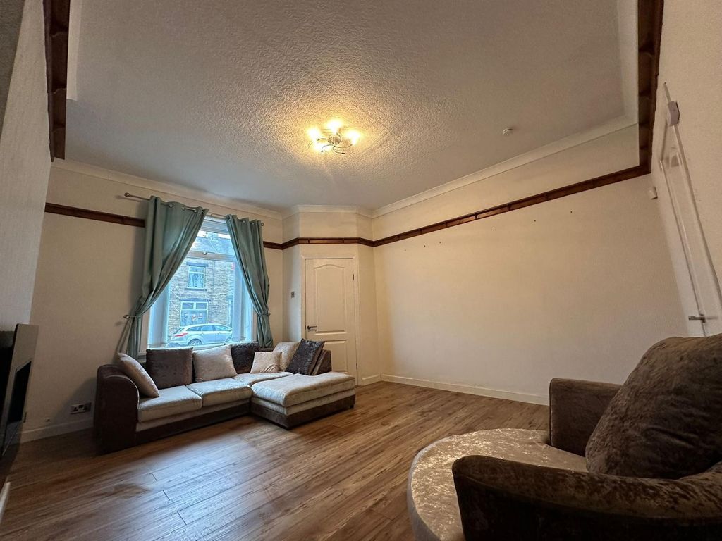Property photo 3 of 37