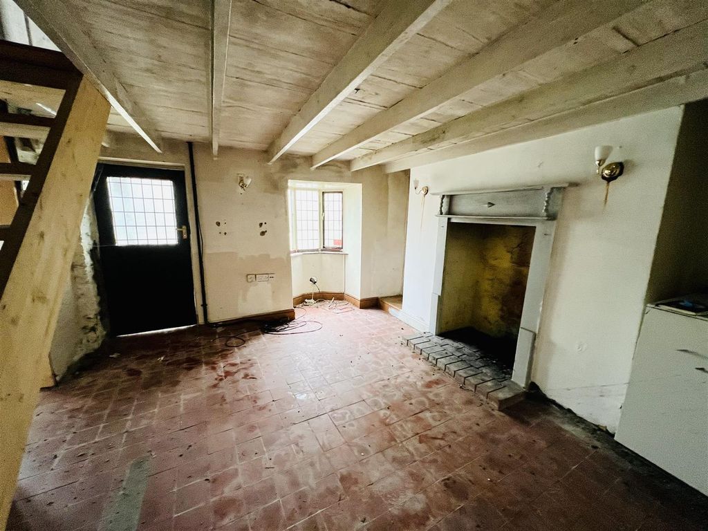 Property photo 2 of 11