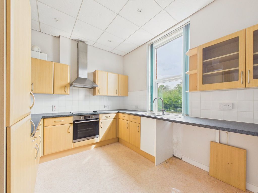 Property photo 3 of 13 Kitchen