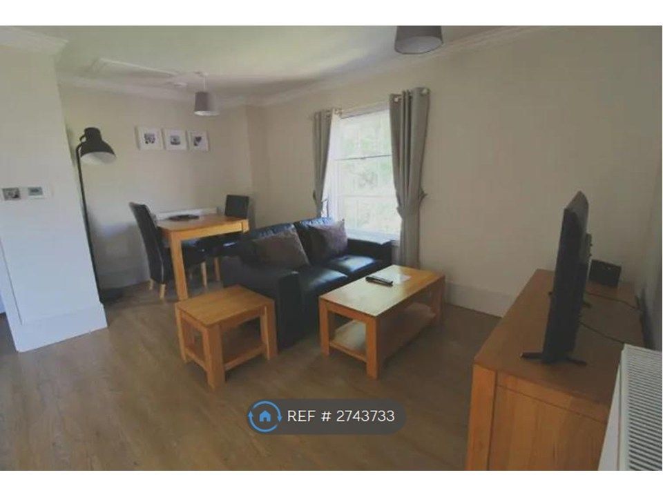 Property photo 3 of 6 Living Room