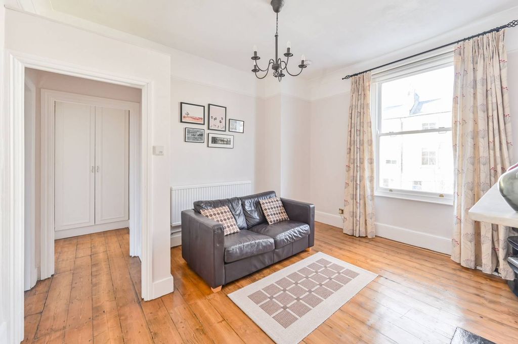 Property photo 2 of 10