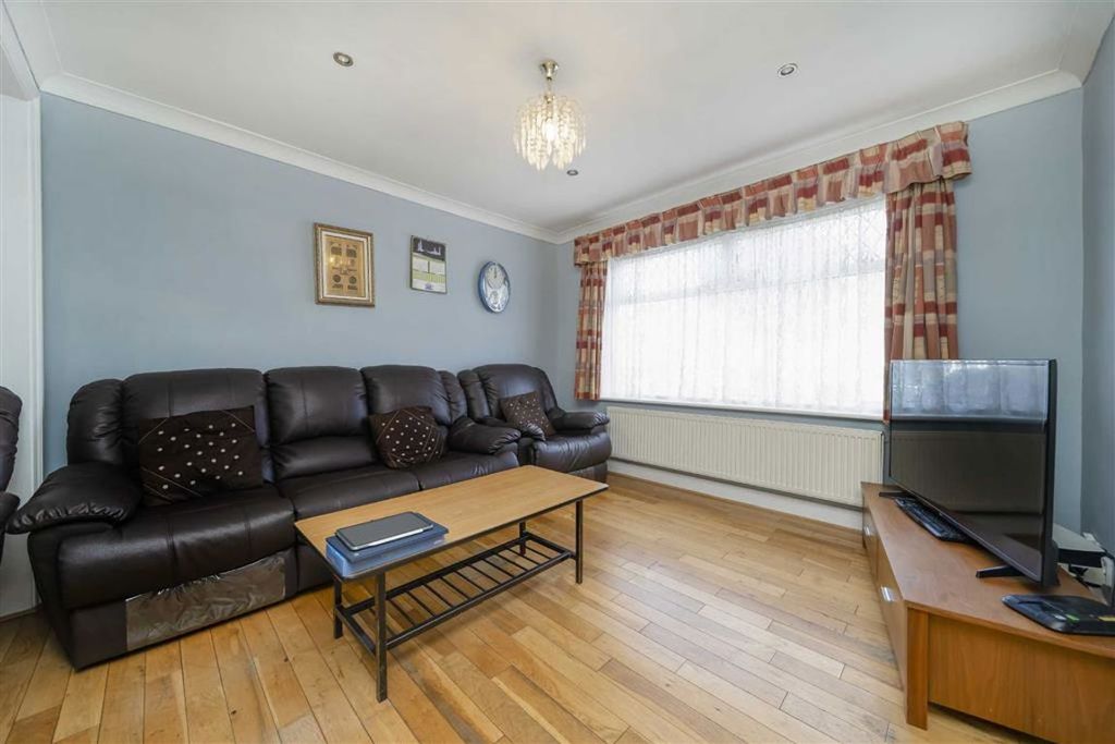 Property photo 2 of 8