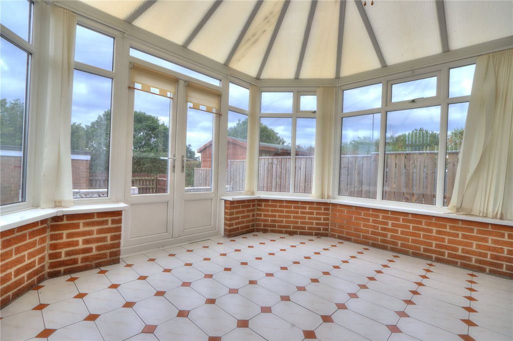 Property photo 3 of 12 Picture No. 02