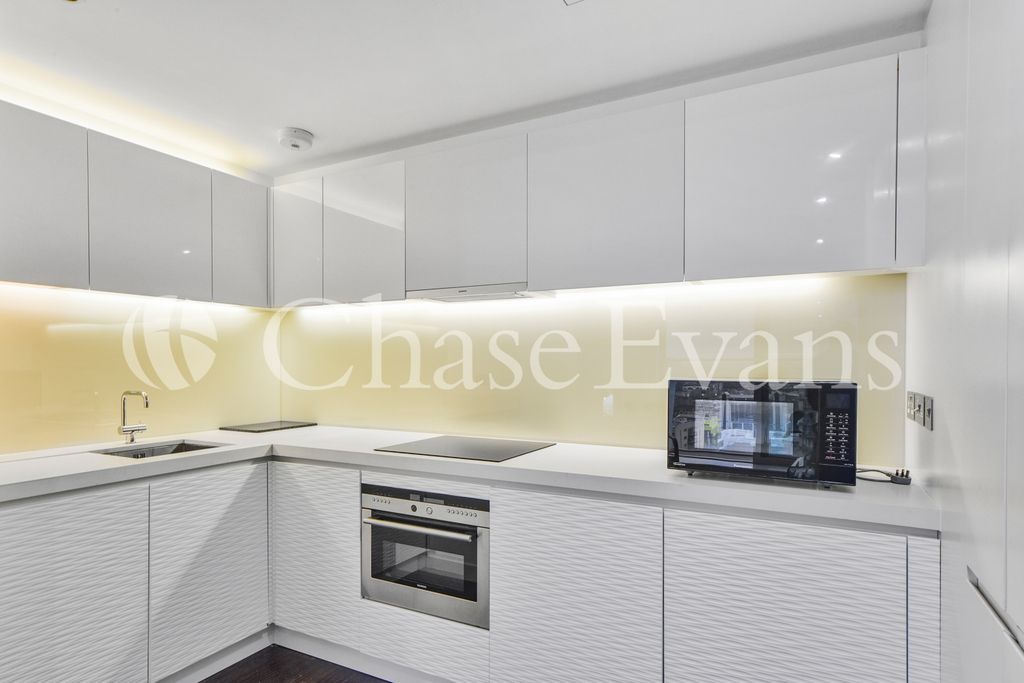 Property photo 2 of 17 Kitchen