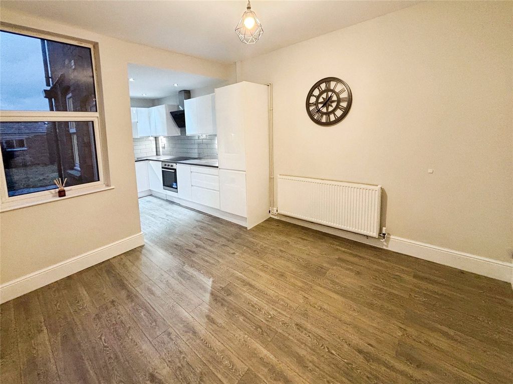Property photo 3 of 9 Dining Room/Kitchen