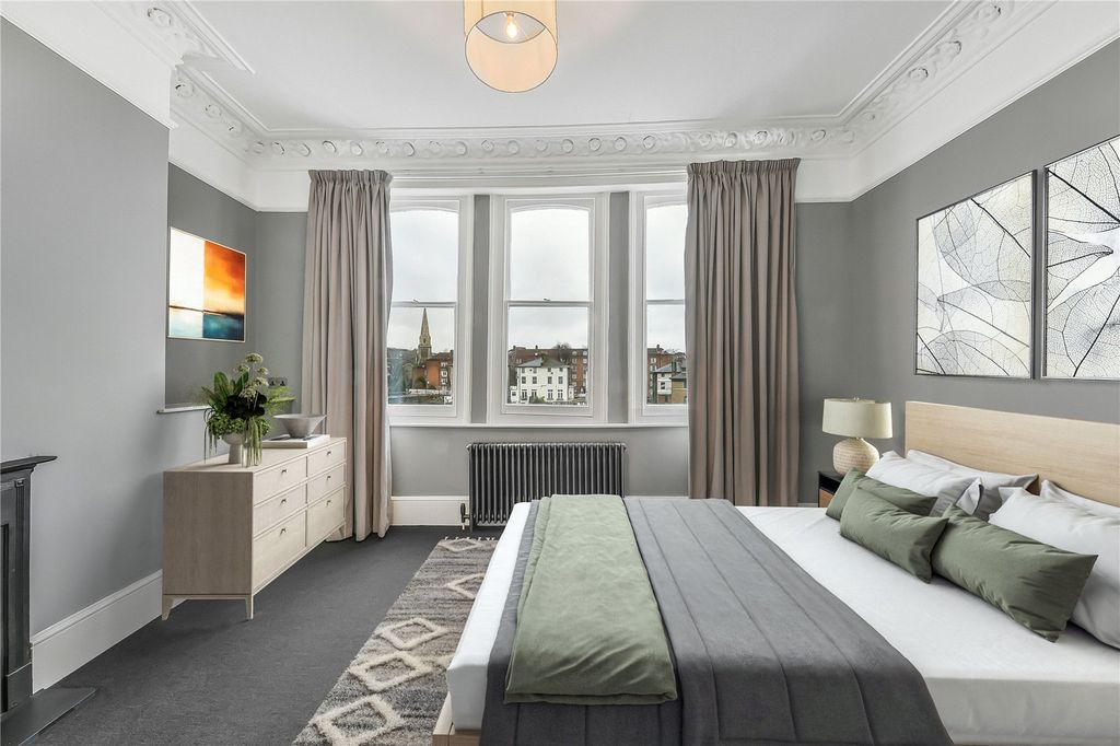 Property photo 3 of 13 Principal Bedroom