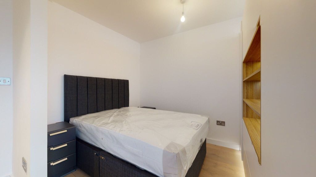 Property photo 3 of 21 Bedroom