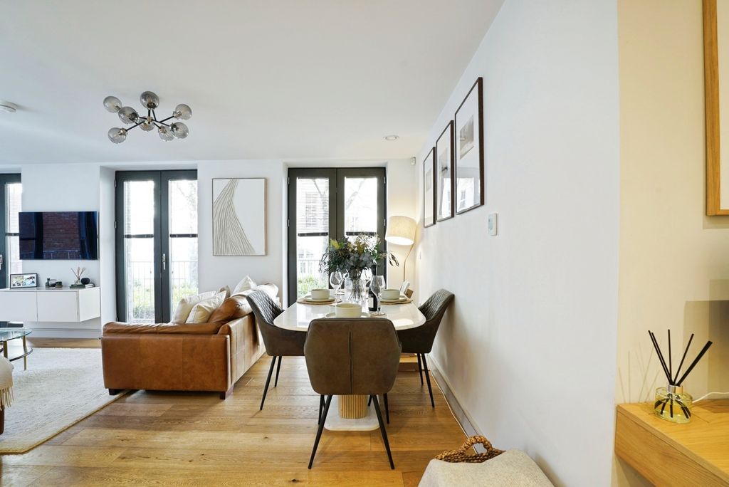 Property photo 3 of 15 Pbox-Img.Jpg