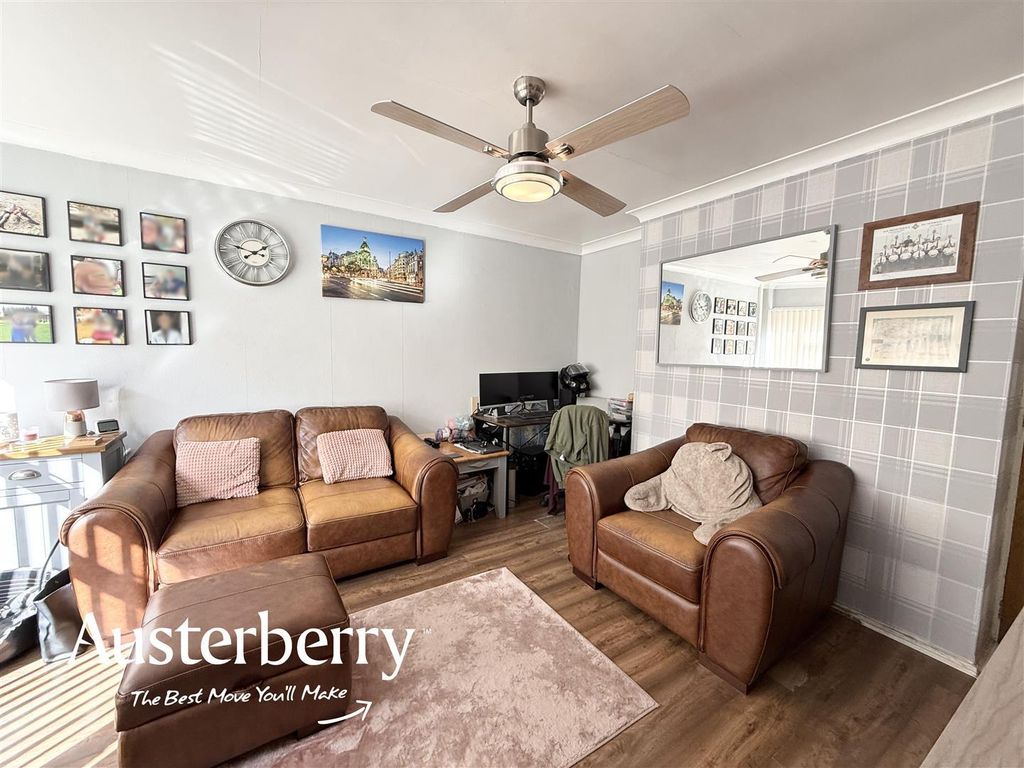 Property photo 2 of 14 194 Newcastle.Jpg