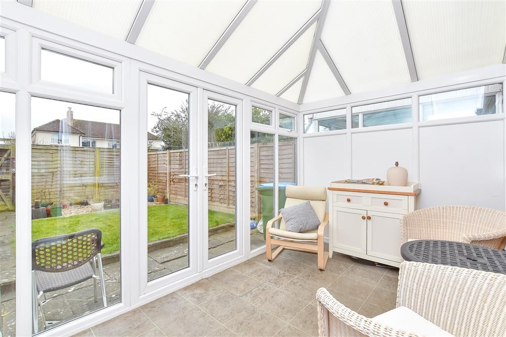 Property photo 1 of 12 Conservatory