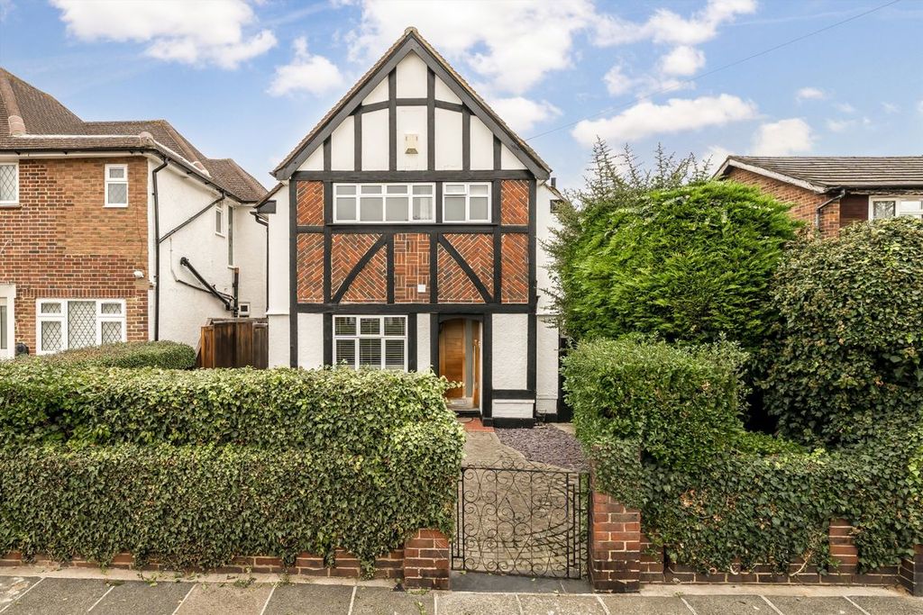 Property photo 1 of 8