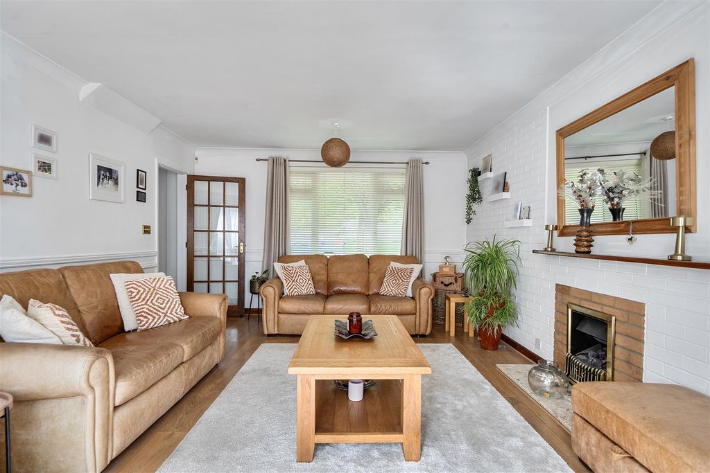 Property photo 3 of 19 1451267-15-69F0d50Ebf0Ed.Jpg