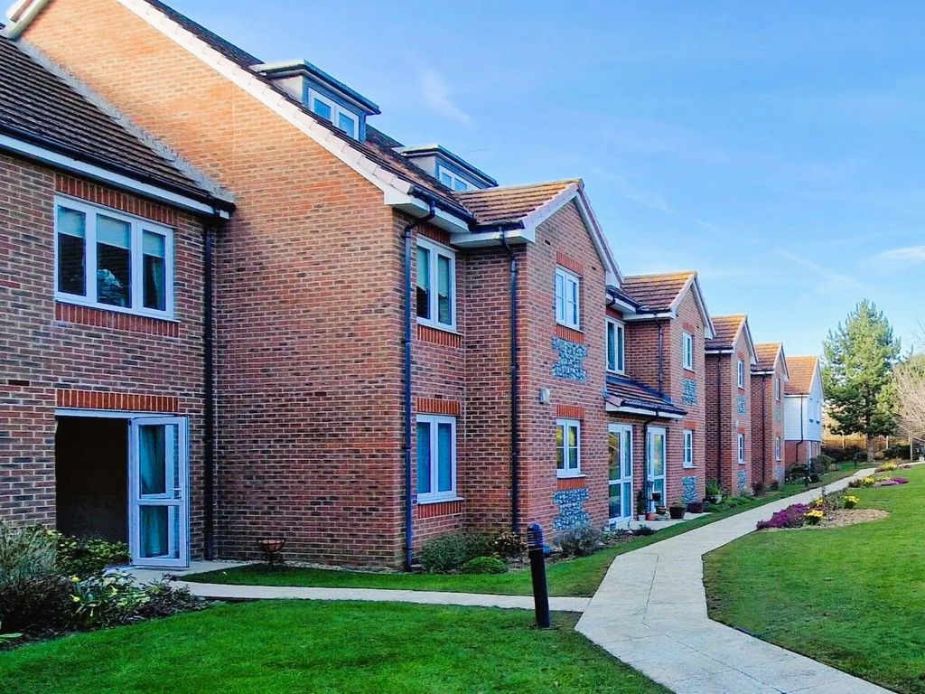 Property photo 1 of 18