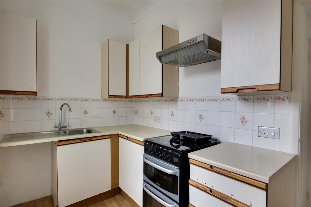 Property photo 3 of 5 Img_3923-Img_3925.Jpg