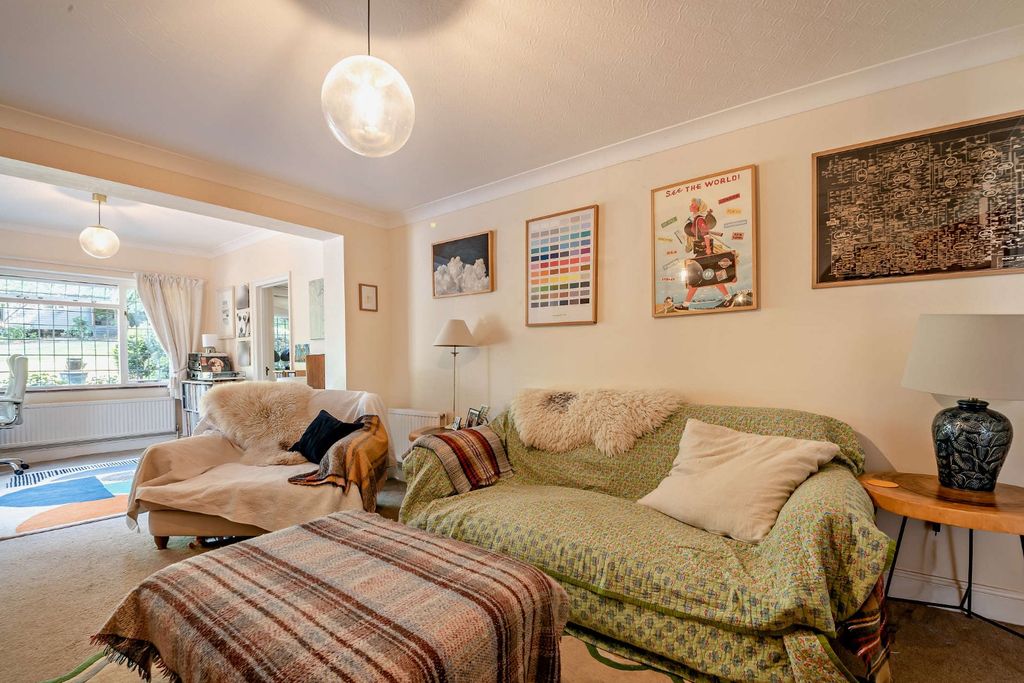 Property photo 3 of 12 Sitting Room