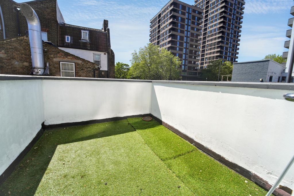 Property photo 3 of 13 28B Wagner Street, Peckham, London, Se15 1Nn