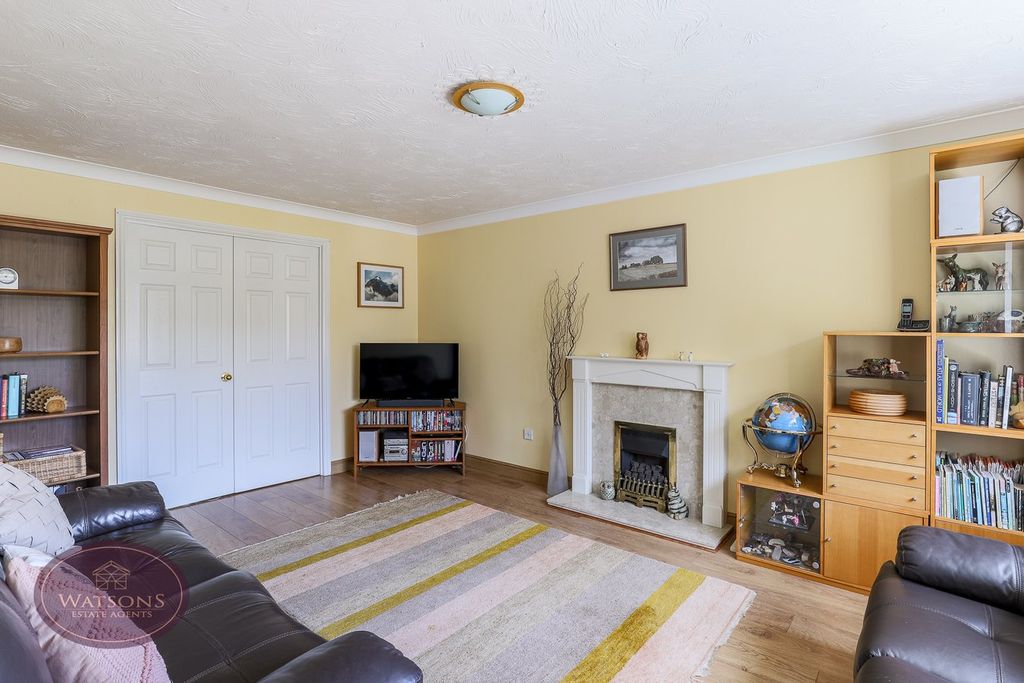 Property photo 3 of 28