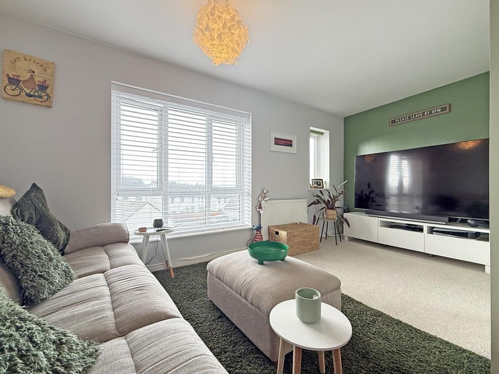 Property photo 2 of 21 Coscombe Circus 25 - Living Room.Jpg