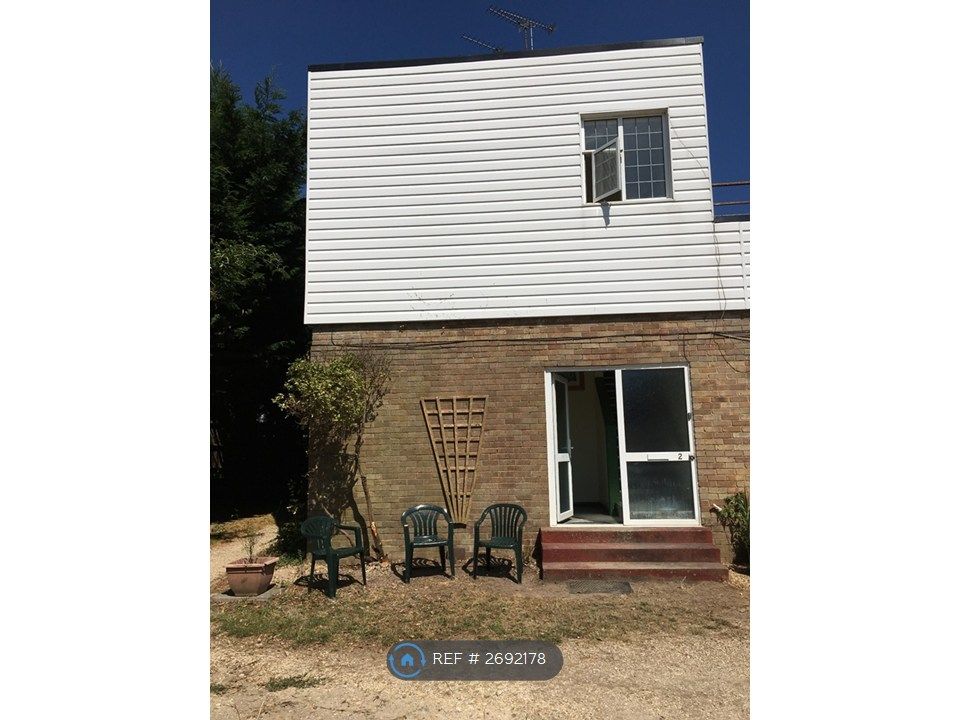 Property photo 1 of 8 Entrance