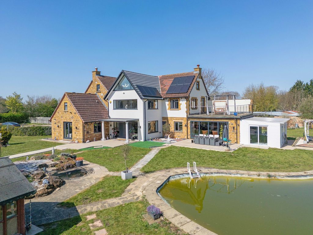 Property photo 1 of 39