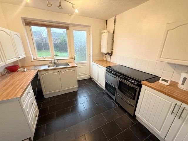 Property photo 2 of 23 Kitchen 3