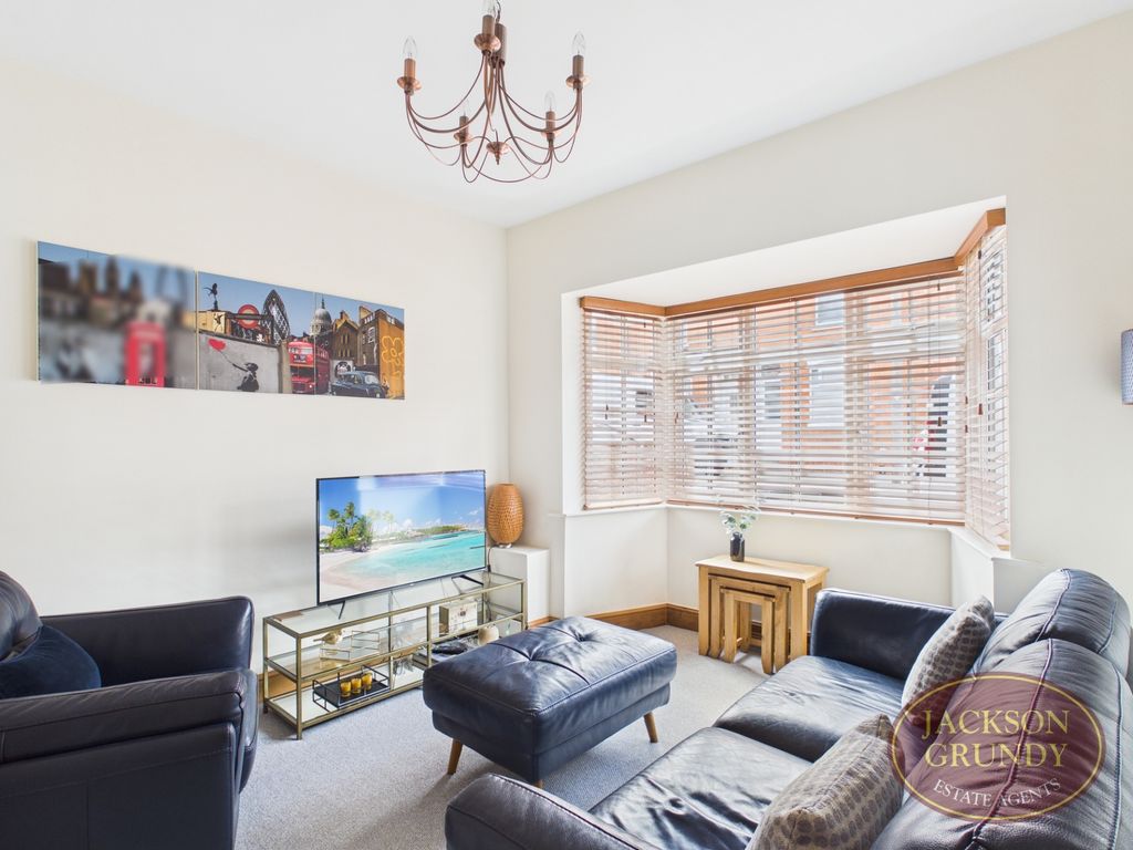 Property photo 2 of 11 Moore Street