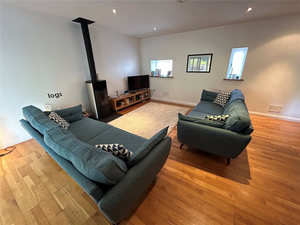 Property photo 3 of 23 Picture No. 19