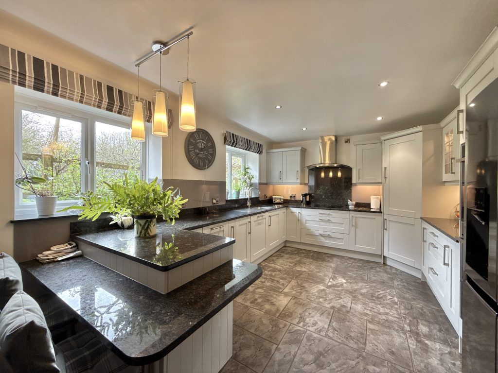 Property photo 3 of 35