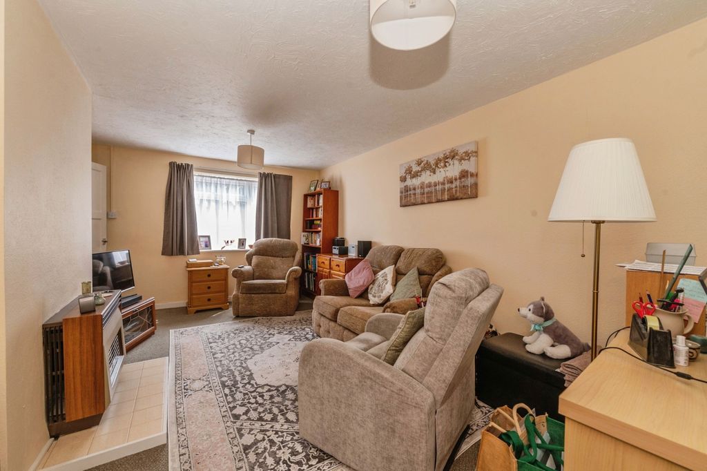 Property photo 3 of 18 Pbox-Img.Jpg