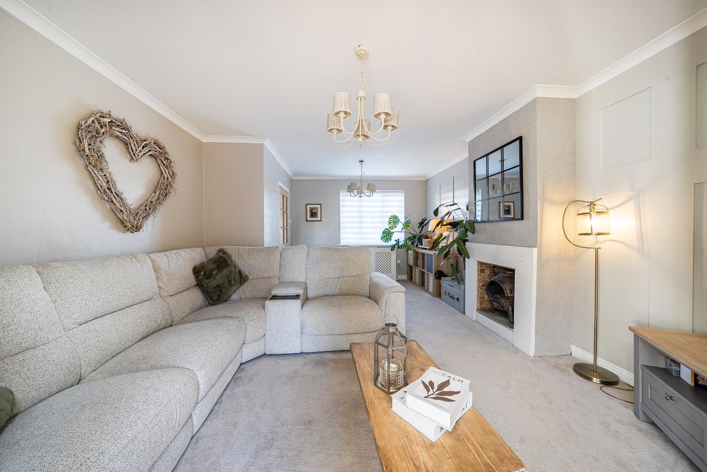 Property photo 2 of 16 1441747-22-69E5Ed967dc96