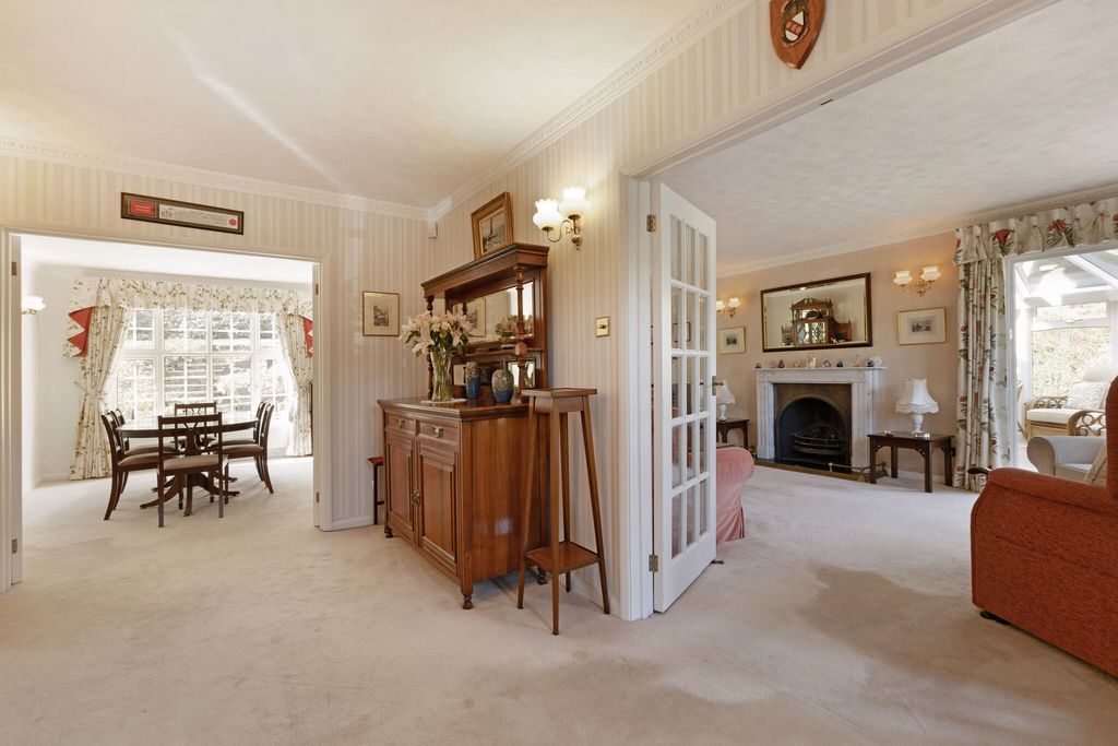 Property photo 2 of 30
