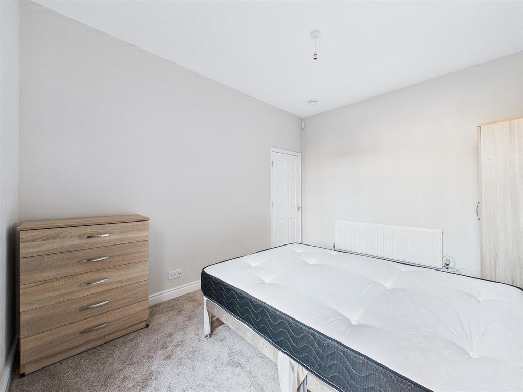 Property photo 2 of 8 Room 2