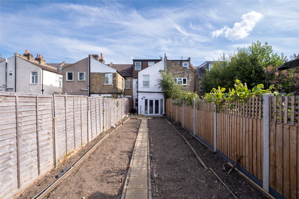Property photo 3 of 14 Picture No. 05
