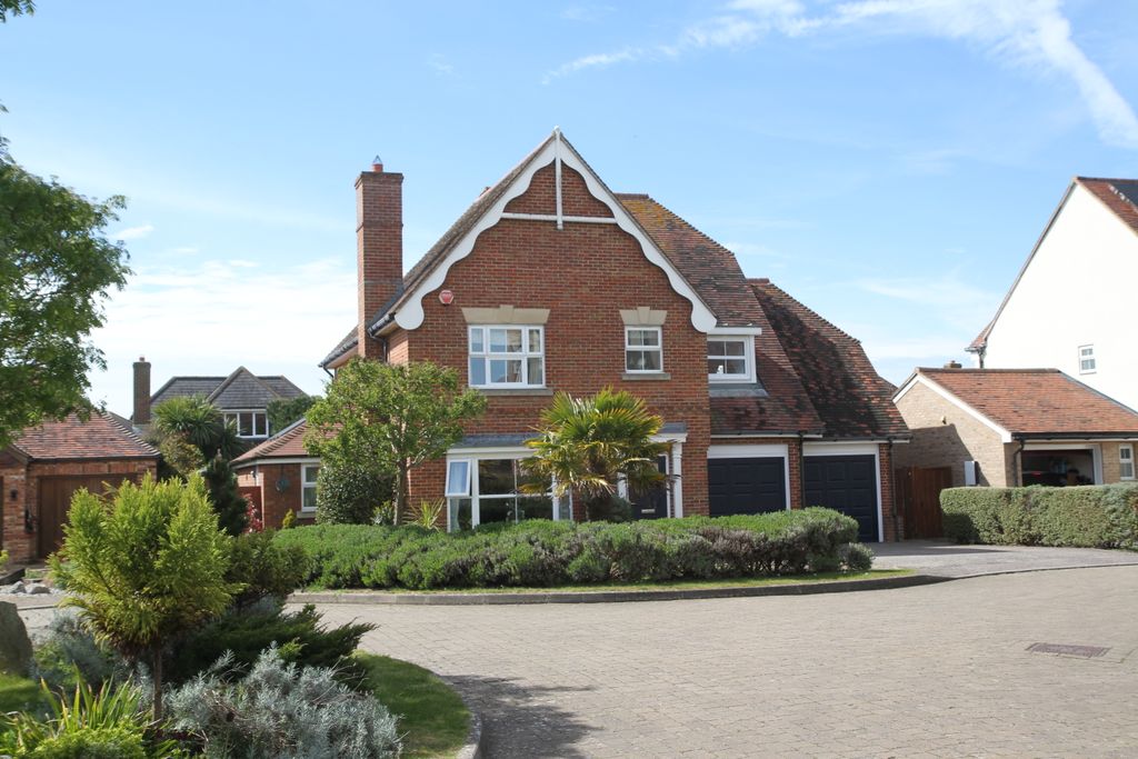 Property photo 1 of 28