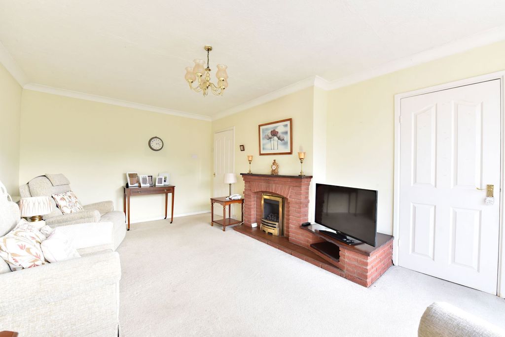 Property photo 3 of 14