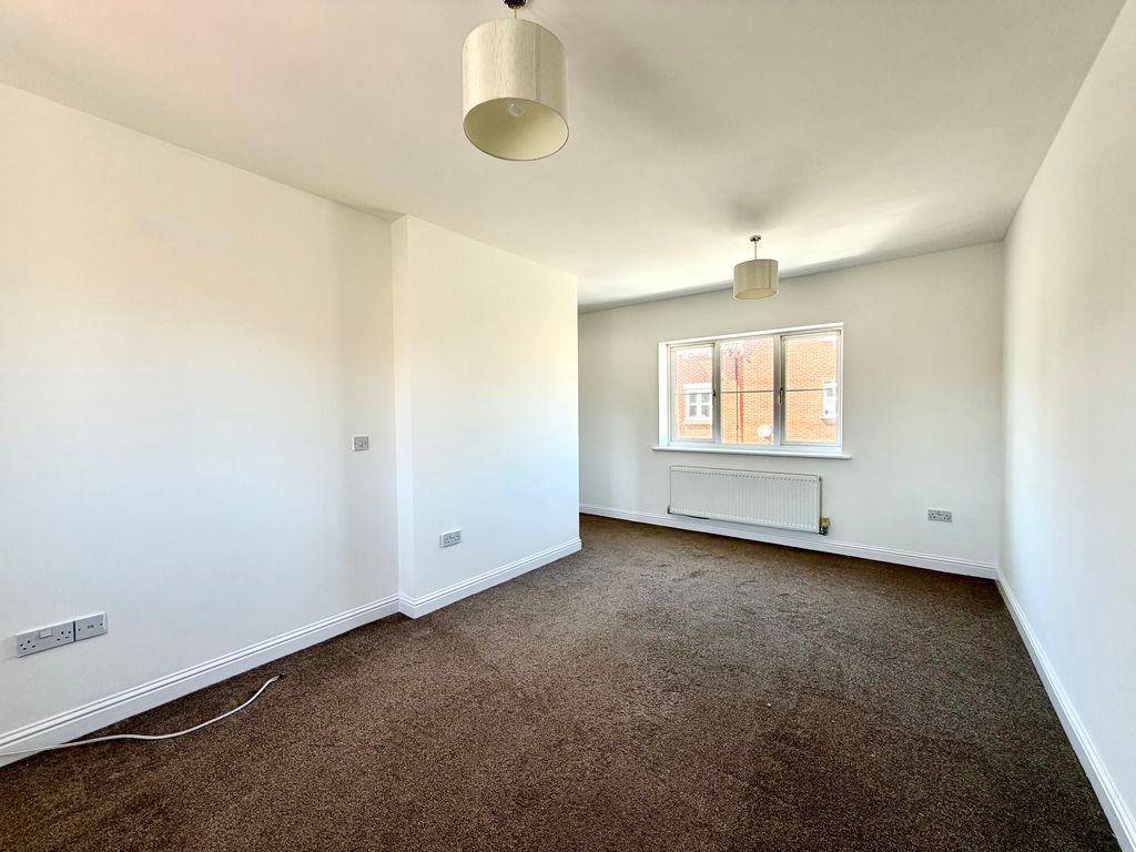 Property photo 3 of 9 Living Dining Room