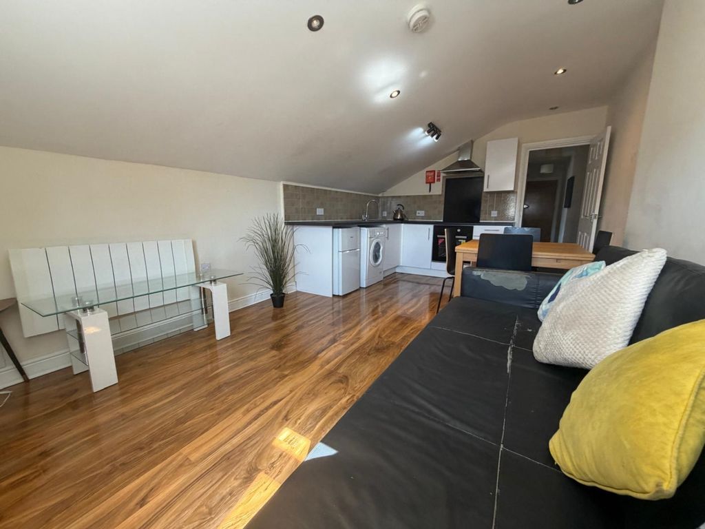 Property photo 2 of 4 18Efa6Db-2Da2-4638-9038-E9B1c9F6d4Cb