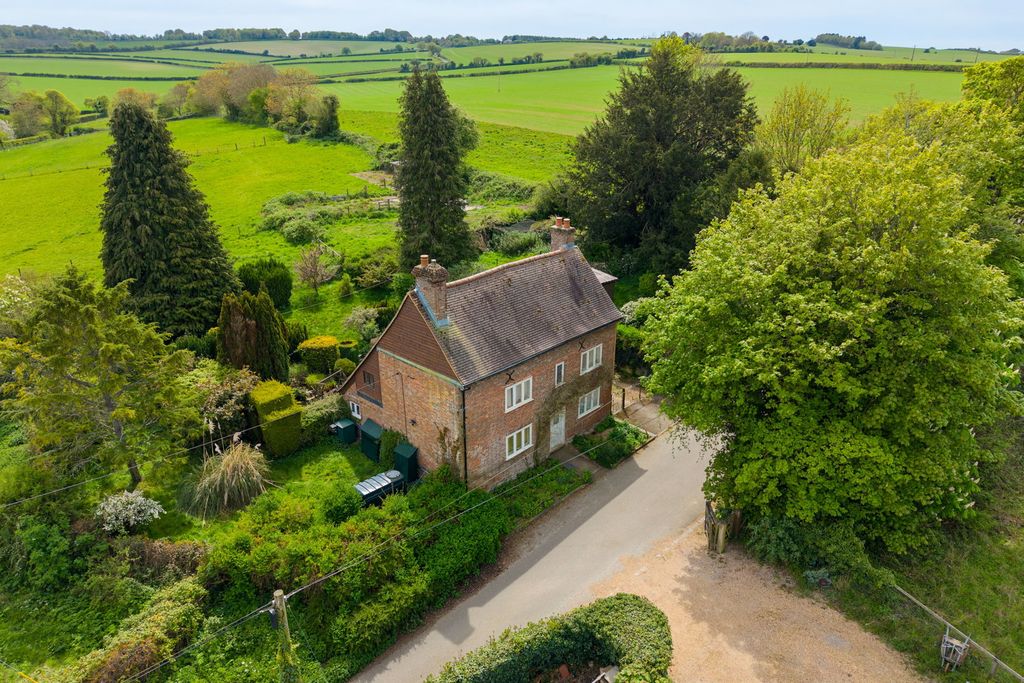 Property photo 1 of 32