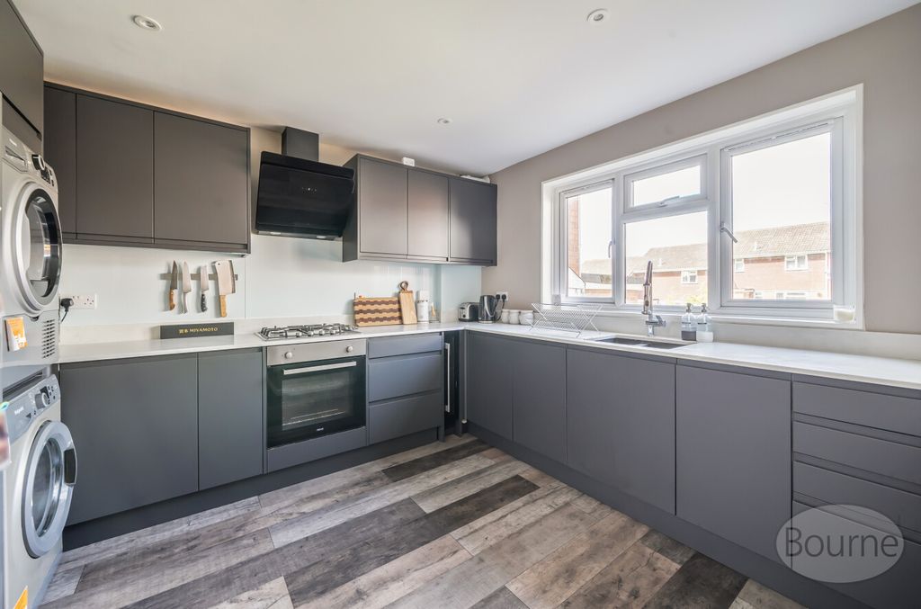 Property photo 3 of 24 09Add81A-8Cbc-43F...