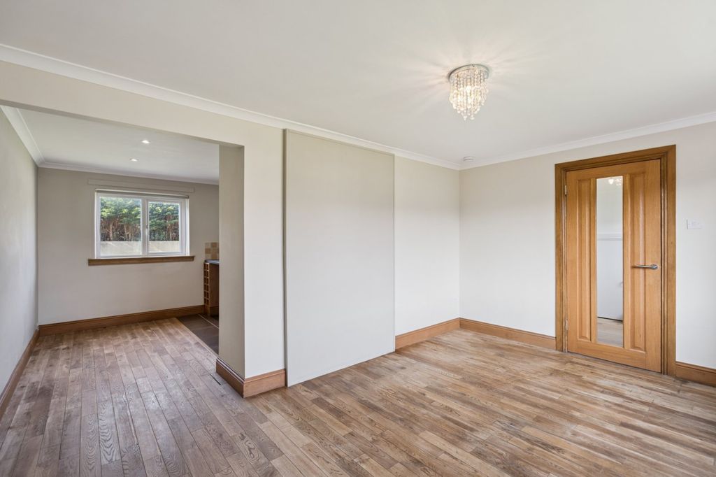 Property photo 2 of 16 Picture No. 12
