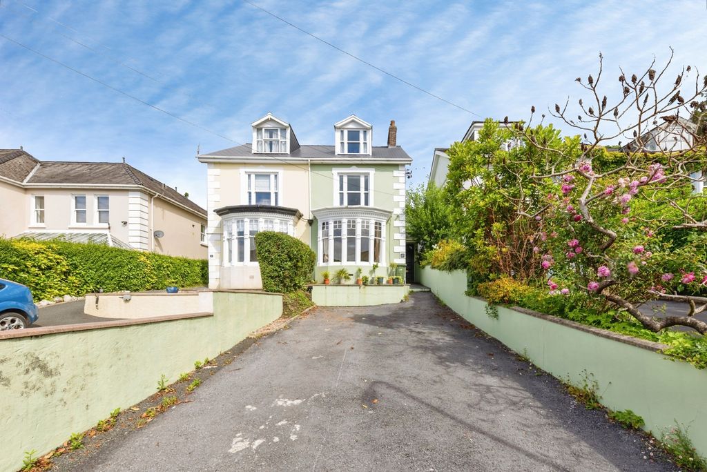 Property photo 1 of 28 Pbox-Img.Jpg