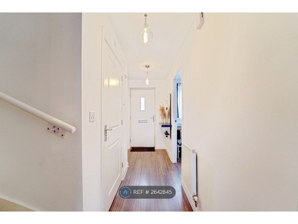 Property photo 3 of 20 Hallway