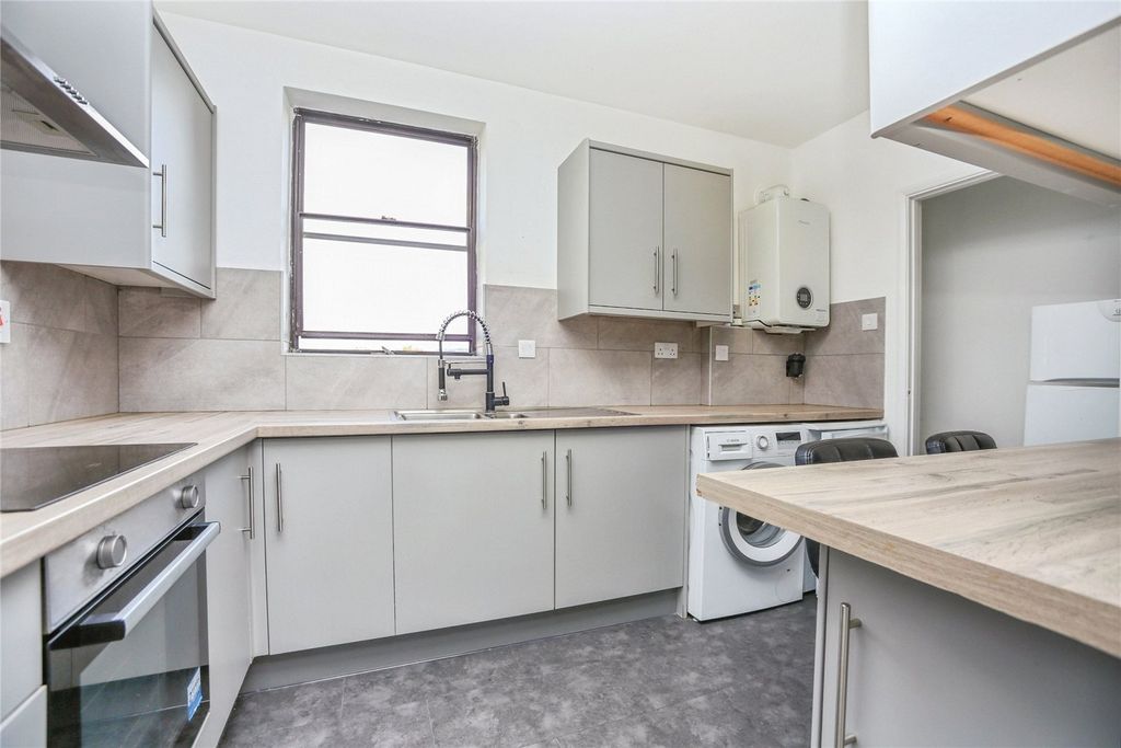 Property photo 1 of 15 Picture No. 18