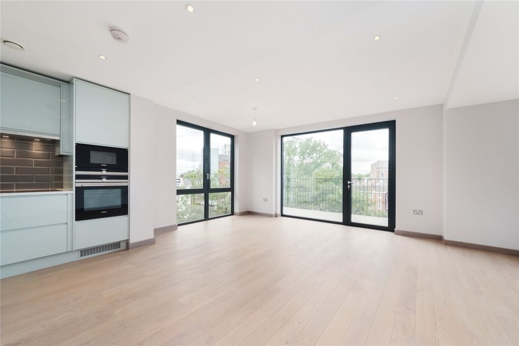 Property photo 2 of 12 7