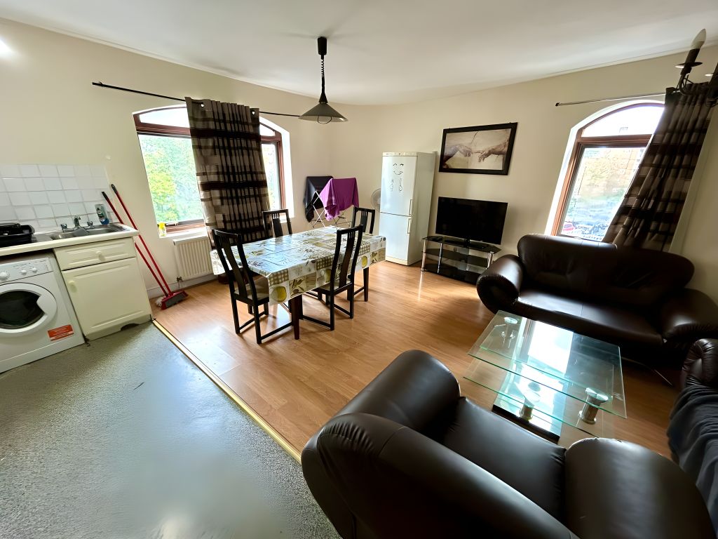 Property photo 1 of 8